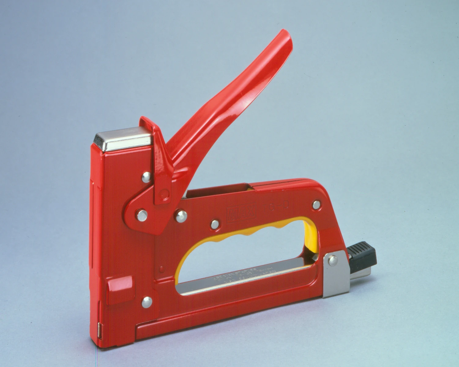 TGD MAX® Hand Tacker uses SB3020 6mm up to 12mm Staples
